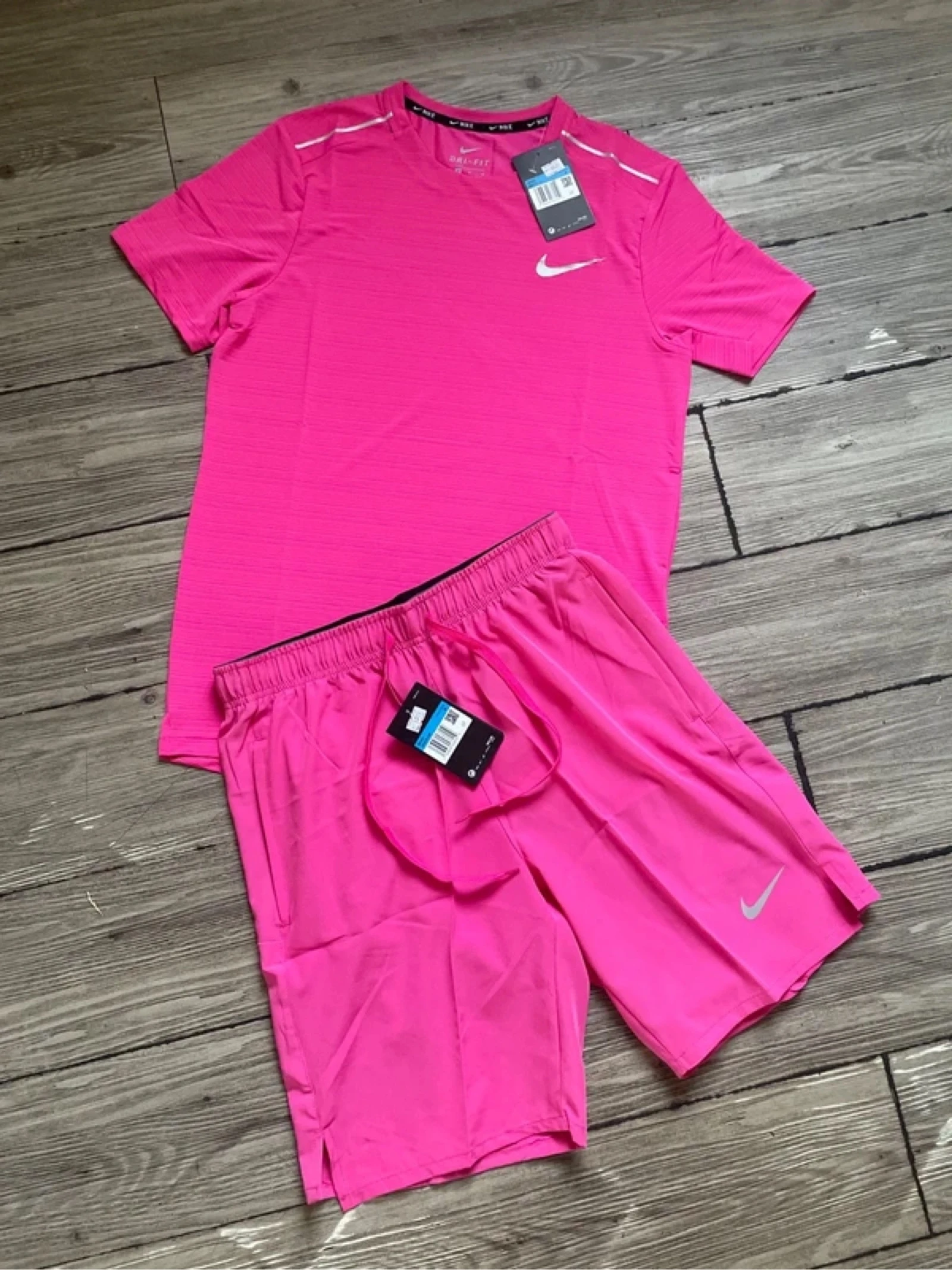 ensemble nike running miller rose (tee shirt + short)